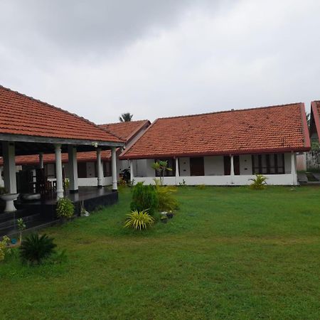 Blu Marine Nilaveli Hotel Trincomalee Exterior photo