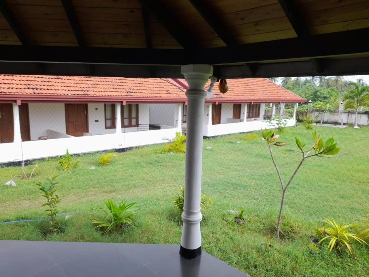 Blu Marine Nilaveli Hotel Trincomalee Exterior photo