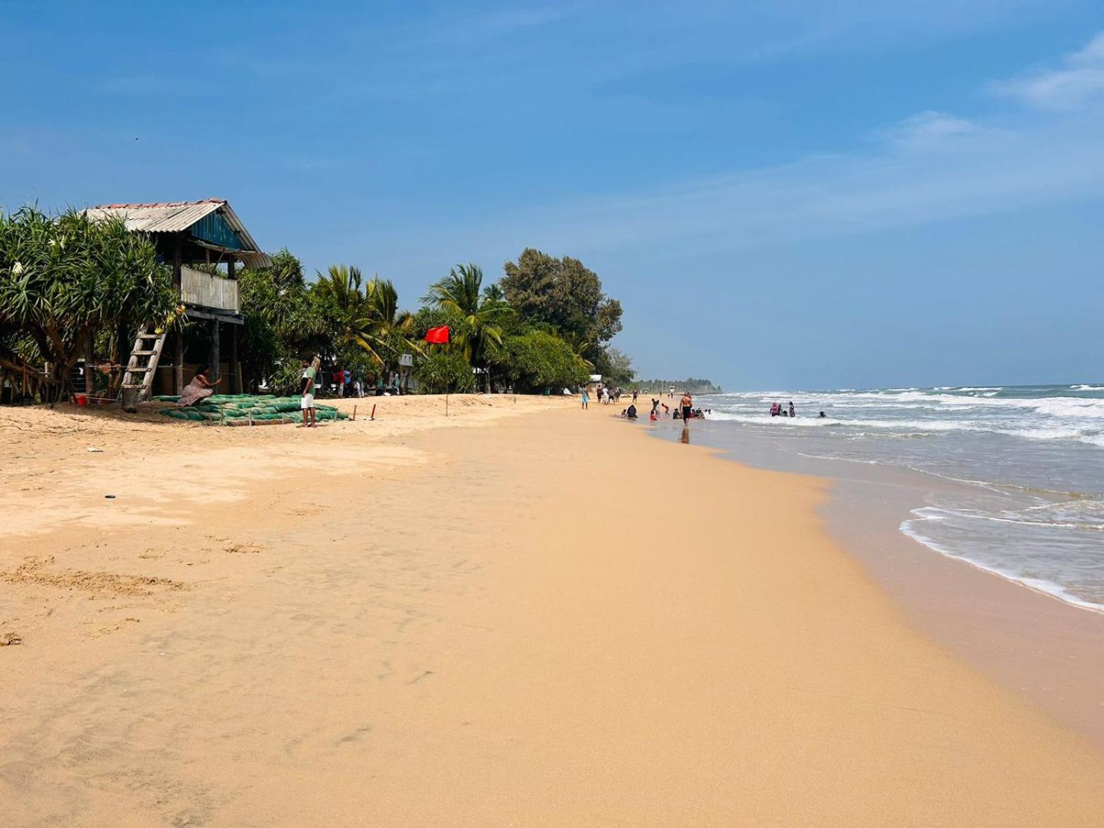 Blu Marine Nilaveli Hotel Trincomalee Exterior photo
